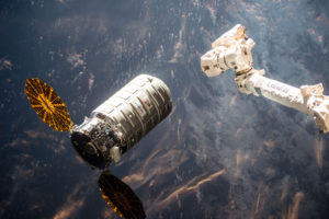 Cygnus_OA-6_approaching_the_ISS
